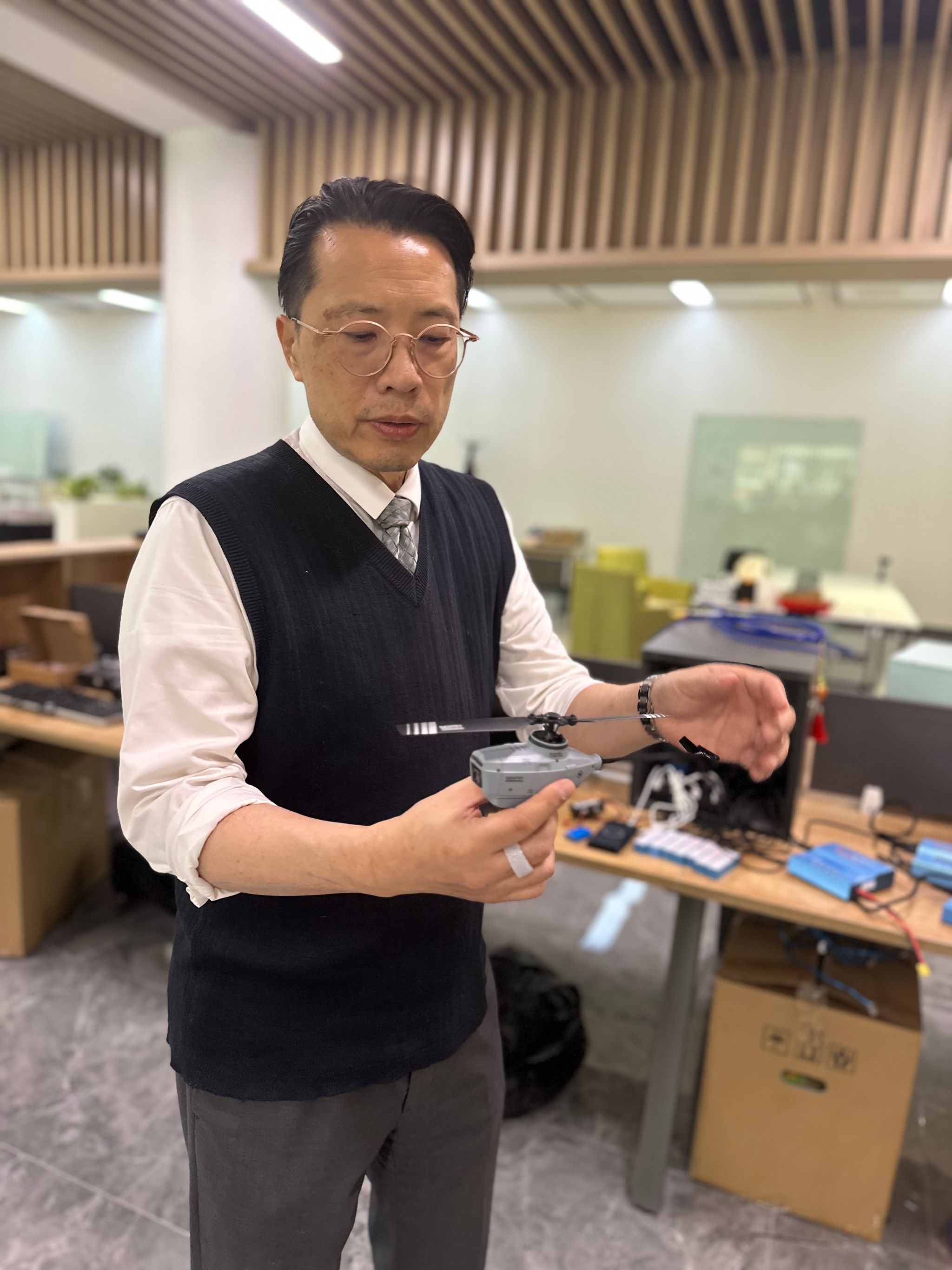 翁仲铭老师工作照